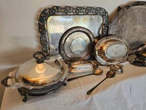 lot 101 image: Silverplate Entertaining Group
