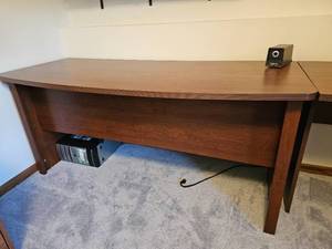 lot 51 image: Large Contemporary Home Office Build-In