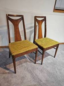 lot 12 image: MCM Retro Walnut Accent Chairs