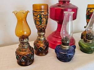 lot 117 image: Colored Galls Oil Lanterns