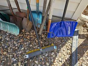 lot 55 image: Yard Warrior Bundle of Tools