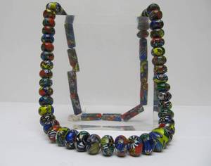 lot 23 image: Vintage Hand Blown Italian Glass Bead Necklace