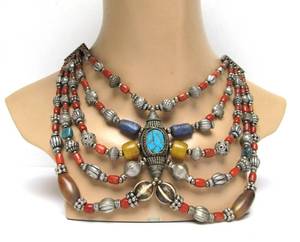 lot 4 image: Beautiful Multi Strand Necklace wGemstone Beads
