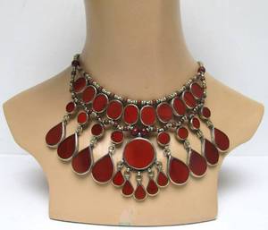 lot 7 image: Lovely Afghan Necklace wCarnelian