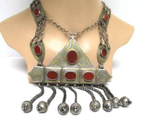 lot 14 image: Antique Turkoman Gilt Silver & Carnelian Pectoral Necklace 