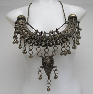 lot 40 image: HUGE Antique Ethiopian Telsum Necklace