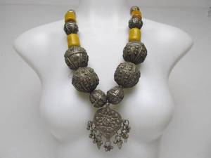 lot 44 image: Large Antique Yemeni Necklace wHUGE Beads & Amber