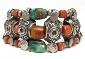 lot 34 image: Old Vintage Himalayan Ladakh Turquoise & Coral Bracelet