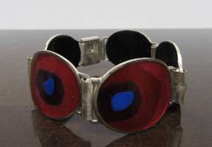 lot 60 image: Very Nice Mid Century Style Enamel & Sterling Silver Bracelet