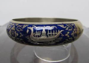 lot 62 image: Vintage Thai  Siam Sterling Silver Bracelet wDragon Boats