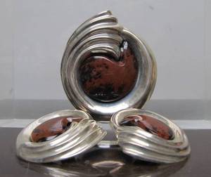 lot 63 image: Matching Brooch Pendant & Earring Set - Sterling Silver & Mahogany Obsidian
