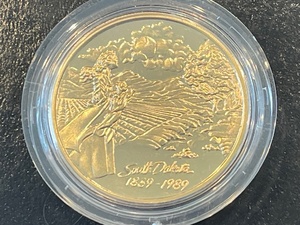 lot 39 image: South Dakota Commemorative Coin