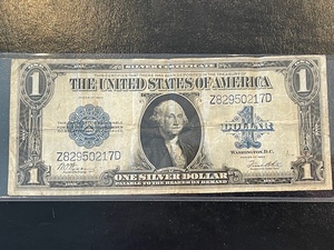 lot 40 image: $1 Dollar Silver Certificate Large Bill 1923