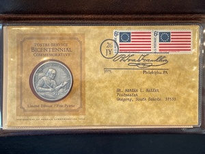 lot 60 image: 1975 Postal Service Bicentennial Commemorative