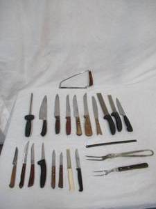 lot 25 image: Lot of Vintage Knifes.