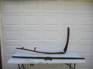 lot 39 image: Vintage Scythe & Garden tool