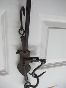 lot 41 image: Antique Cast Iron Scale Hanging