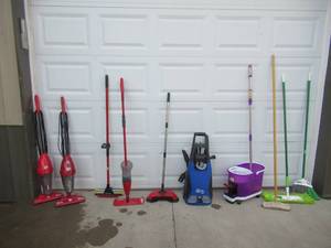 lot 74 image: Lot of Cleaning Equipment