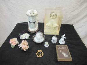 lot 92 image: Vintage Lot of Wedding and Anniversary Gift Items