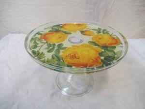 lot 93 image: Vintage Pedestal Cake Plate
