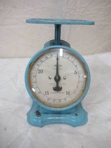 lot 95 image: Vintage Blue Kitchen Scale