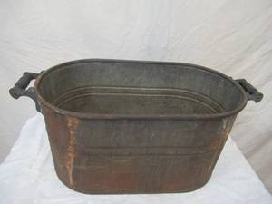 lot 108 image: Antique Vintage Kettle Boiler Wash Tub with double handles