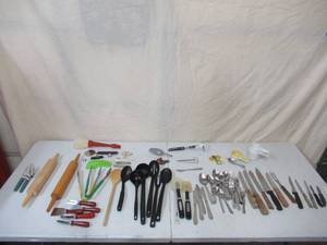 lot 112 image: Lot of Kitchen Utensils