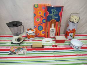 lot 125 image: Lot of Vintage Retro Kitchenware Items