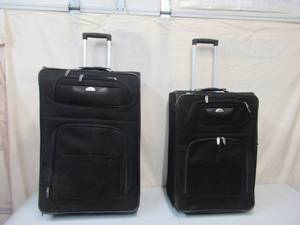 lot 133 image: Set of Luggage 2 Samsonite Suitcases