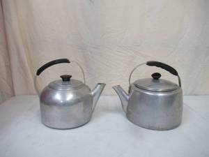 lot 155 image: Lot of 2 Vintage Aluminum Cook TopStove Top Tea Kettles with Lids