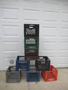 lot 164 image: 8 Vintage Plastic Milk Crates