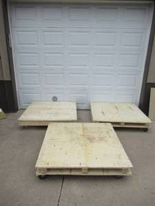 lot 166 image: 3 Pallets on Caster WheelsPallet Dolly
