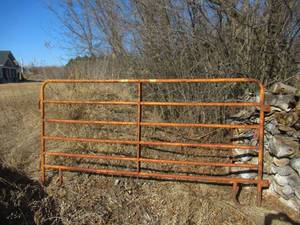 lot 145 image: Heavy Duty 2 Steel Tubing Steel Gate 10 x 5.