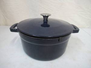 lot 199 image: Food Network Stock Pot and Cover. Navy Blue