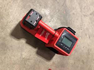 Milwaukee M18 18-Volt Lithium-Ion Cordless Electric Portable Inflator (Tool-Only)  Customer Returns See Pictures