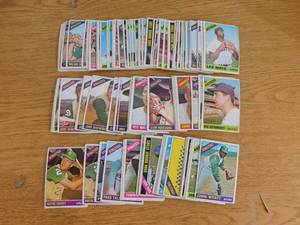 (104) 1966 Topps Baseball Cards LK