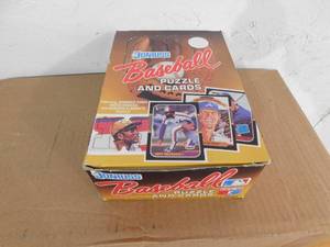 1987 Donruss Baseball Partial Wax Box - 33 Packs LK