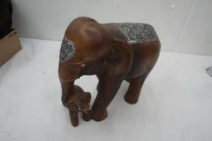 lot 19 image: Home Decor Wooden Elephant