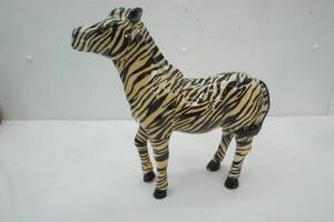 lot 34 image: Ceramic Zebra Statue 11x11