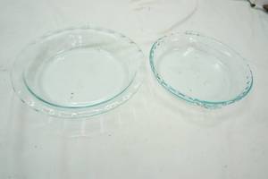lot 65 image: 2 New Pyrex Pie Plates