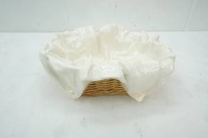 lot 101 image: Ceramic Bowl