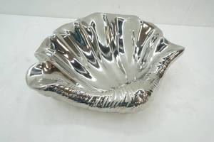 lot 102 image: Silver Ceramic Seashell Bowl