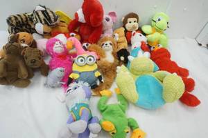 lot 115 image: Variety of Stuffed Animals, couple beanies, bears, monkey, dogs and more