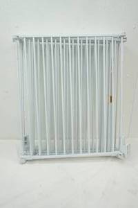 lot 132 image: White Gate Super Wide Convertible Gate (no hardware) 5 Panels 24 Wide