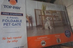 lot 135 image: Top Paw Freestanding Pet Gate 4 Panels