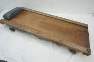 lot 139 image: Garage Creeper