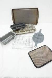 lot 194 image: Kitchenware