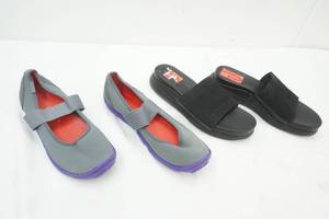 lot 195 image: Ladies Sandals