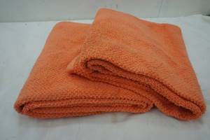 lot 267 image: 2 Orange Large Thick Towels