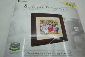 lot 292 image: New 8 Digital Picture Frame